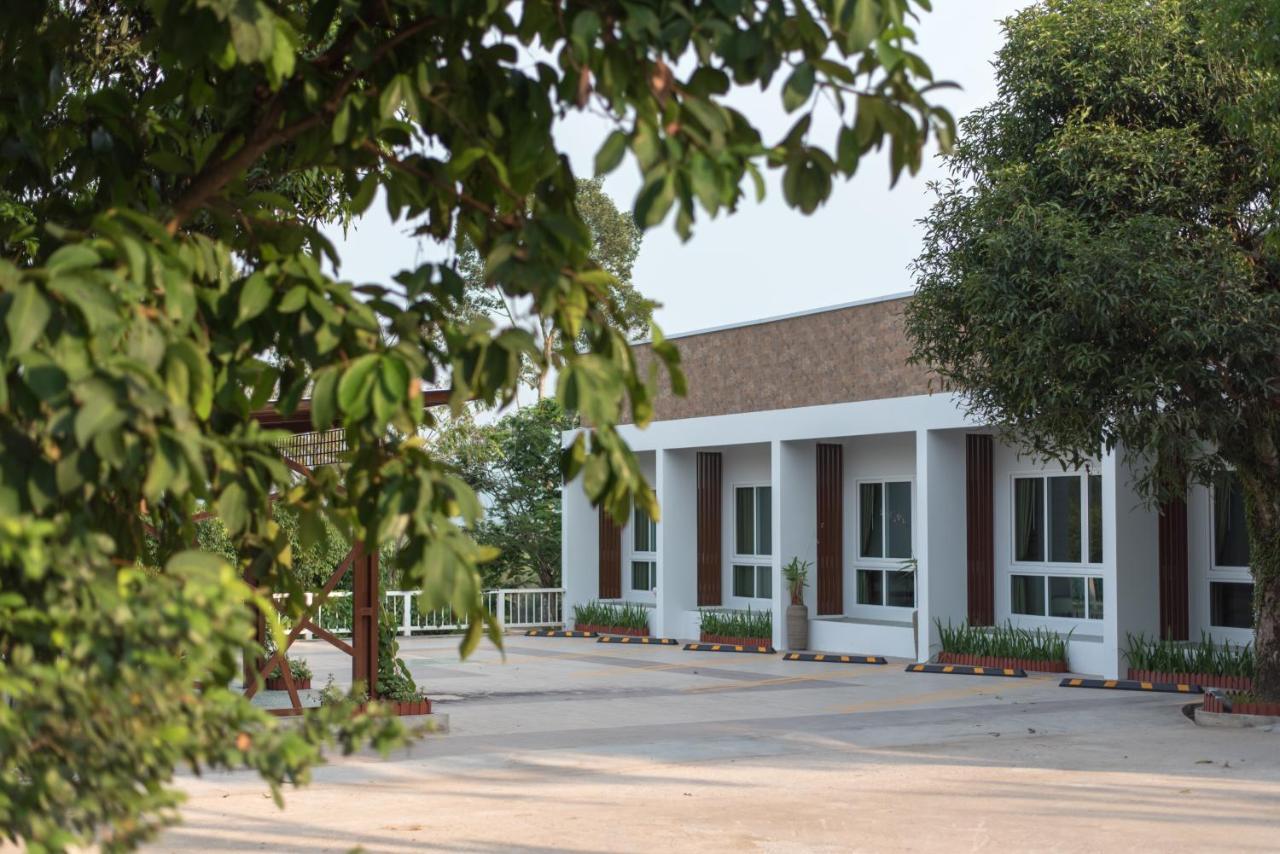 Ravin Home ราวินโฮม Nakhon Nayok Exteriör bild